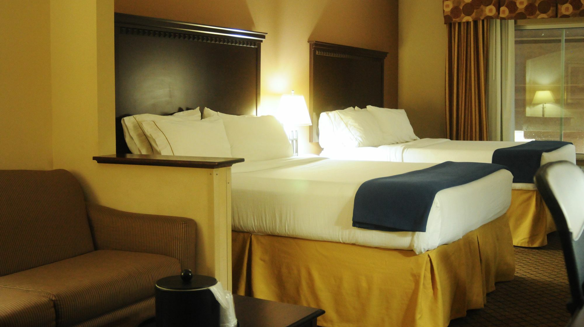 Holiday Inn Express Hotel & Suites Sedalia By Ihg Ngoại thất bức ảnh