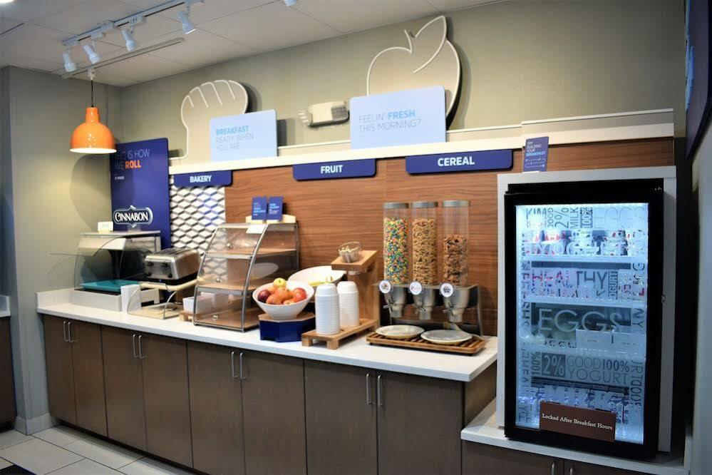 Holiday Inn Express Hotel & Suites Sedalia By Ihg Ngoại thất bức ảnh